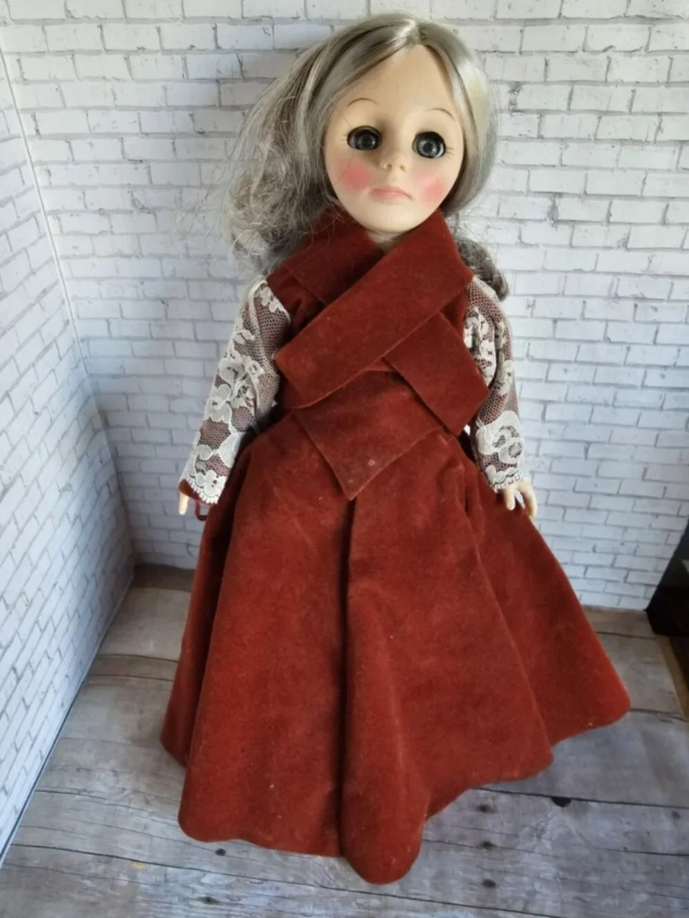 Vintage Effanbee GiGi Grand-mère Doll 1979 Red Velvet Gown 16” Collector Doll